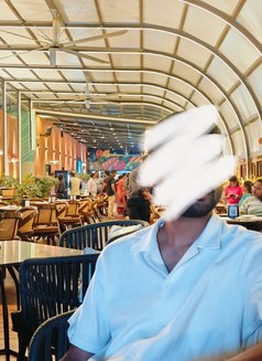 Aronn - Male escort in Bangalore Photo 7 of 8