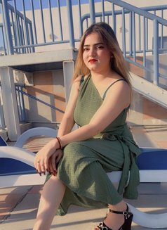 Arooj - escort in Dubai Photo 3 of 5