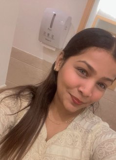 Arora Here - puta in Kochi Photo 5 of 5