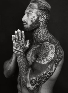 Aros - Acompañantes masculino in London Photo 1 of 8