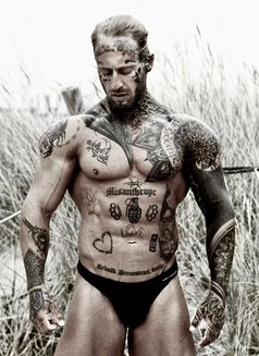 Aros - Acompañantes masculino in London Photo 4 of 8