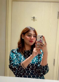 Arpita Indian Model - puta in Sharjah Photo 1 of 3