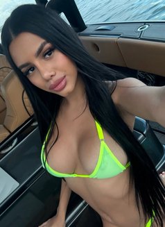 Alona - escort in Mumbai Photo 2 of 13