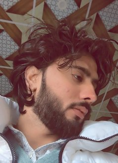 Arsal - Male escort in Karāchi Photo 3 of 3