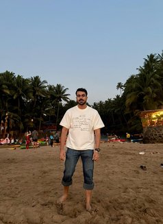 Arshey - Male escort in Chennai Photo 2 of 3
