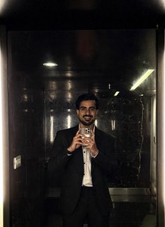 Arshey - Male escort in Chennai Photo 3 of 3