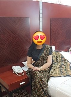 Arshi Indian Independent Milf - escort in Dubai Photo 1 of 10