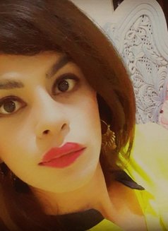 Arshi Khan - Transsexual escort in Islamabad Photo 4 of 8