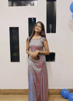 Arshi qureshi cam & escorts - Agencia de putas in Mumbai Photo 4 of 5