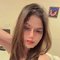Arshi qureshi cam & escorts - Agencia de putas in Mumbai Photo 3 of 5