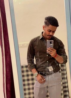 Arshu - Male escort in New Delhi Photo 1 of 1