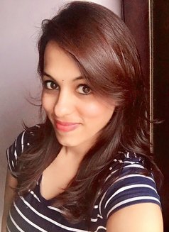 Arshya - escort in Doha Photo 2 of 30