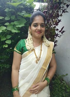 Arshya - escort in Doha Photo 17 of 30