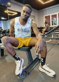 Art Bigger - Acompañantes masculino in Muscat Photo 10 of 10