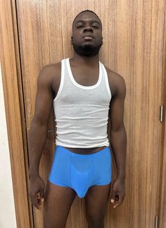 Art Bigger - Acompañantes masculino in Muscat Photo 9 of 10