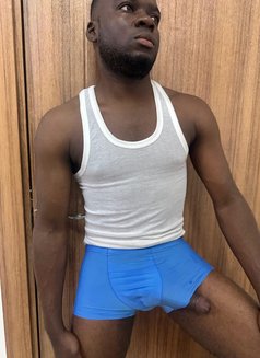 Art Bigger - Acompañantes masculino in Muscat Photo 11 of 12