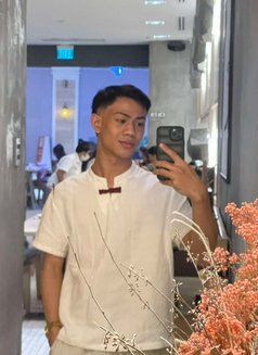 Art - Male escort in Manila Photo 4 of 16