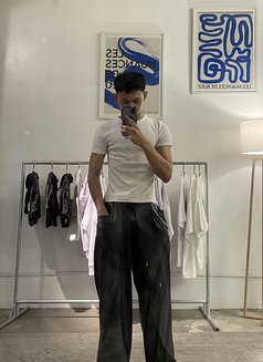 Art - Male escort in Manila Photo 3 of 11