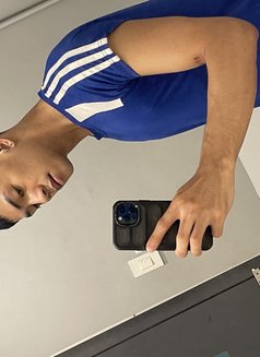 Art - Male escort in Manila Photo 16 of 18