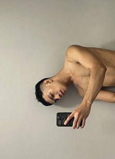 Art - Male escort in Manila Photo 18 of 18