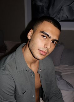 Artem - Acompañantes masculino in Dubai Photo 3 of 5