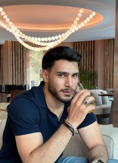 Arthur Arthur - Male escort in Riyadh Photo 5 of 15