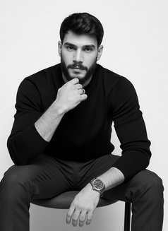 Arthur - Male escort in Dubai Photo 16 of 18