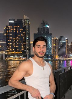 Arthur - Acompañantes masculino in Dubai Photo 18 of 20