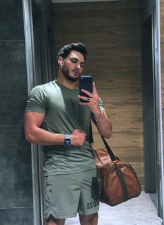 Arthur - Acompañantes masculino in İstanbul Photo 23 of 24