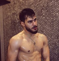 Arthur - Male escort in Riyadh Photo 18 of 23