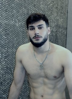 Arthur - Acompañantes masculino in Dubai Photo 10 of 18