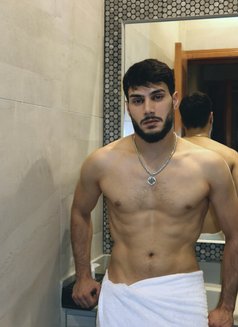 Arthur - Male escort in Riyadh Photo 22 of 22