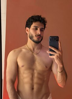 King Arthur - Acompañantes masculino in Riyadh Photo 25 of 29