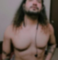 Artist - Acompañantes masculino in Mumbai