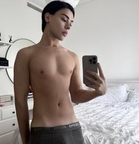 Artur - Male escort in Dubai Photo 1 of 16