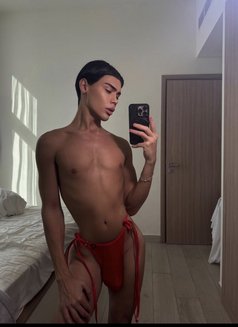 Artur - Male escort in Dubai Photo 8 of 16