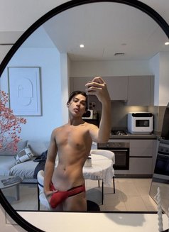 Artur - Male escort in Dubai Photo 10 of 16