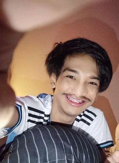 ArTy - Acompañantes masculino in Al Juffair Photo 13 of 13