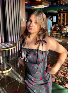 Aruhi - escort in Chandigarh Photo 2 of 11