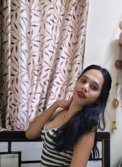 Aruhi Patil - Transsexual escort in Pune Photo 19 of 24