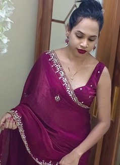 Aruhi Patil - Transsexual escort in Pune Photo 21 of 24