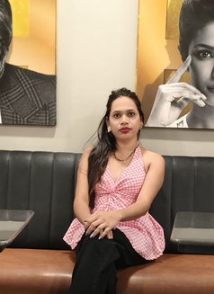 Aruhi Patil - Transsexual escort in Pune Photo 11 of 17