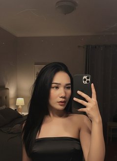 Arummie Amelia - Transsexual escort in Jakarta Photo 5 of 17