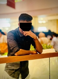 Arun Call Boy - Male escort in Colombo Photo 2 of 3