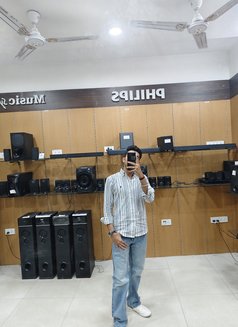 Arun - Male escort in New Delhi Photo 5 of 6