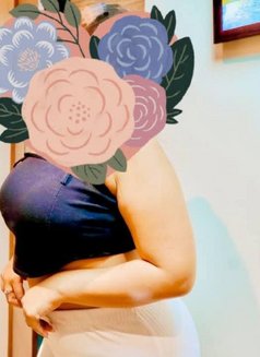 Aruni chamathka - escort in Colombo Photo 6 of 7