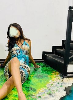 Aruni (Special for Girlfriend Experience - puta in Colombo Photo 4 of 5