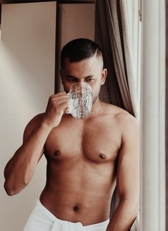 Arup Sarma - Acompañantes masculino in Guwahati Photo 1 of 3