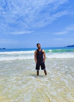 Arup Sarma - Acompañantes masculino in Guwahati Photo 2 of 3