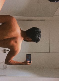 Arush - Male escort in Hyderabad Photo 1 of 4